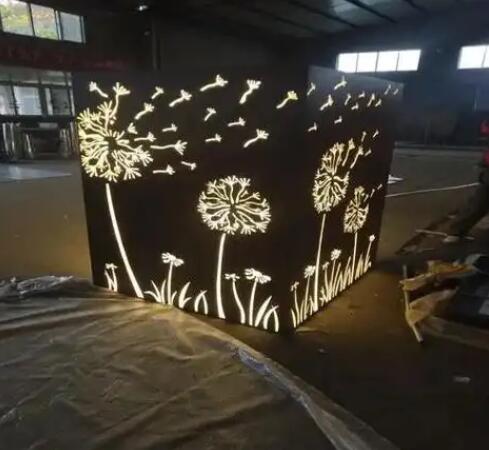 东方耐候钢灯箱